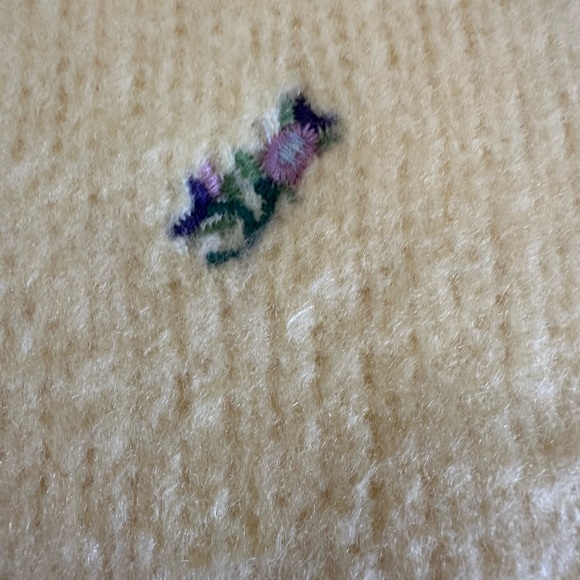 BBWM, size small, yellow sweater vest - Picture 3 of 8